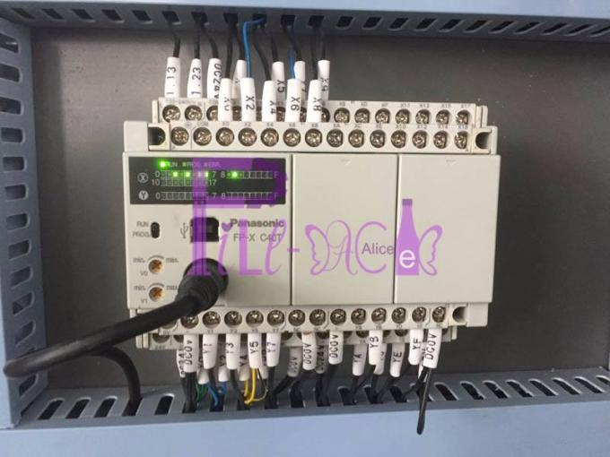 Mesin Pelabelan Botol Hewan Peliharaan 1L Aplikator Lengan Motor Panasonic 400BPM 9