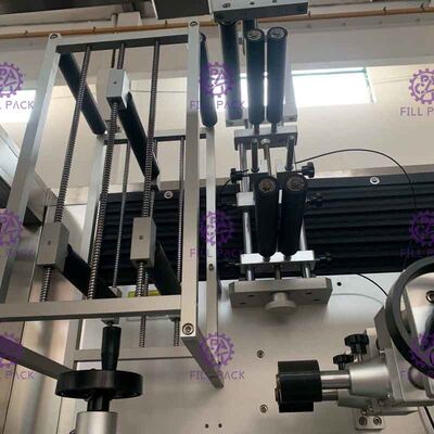 Otomatis ganda Feeding Jenis Botol Mesin Pelabelan Untuk PET / PVC Label 250BPM