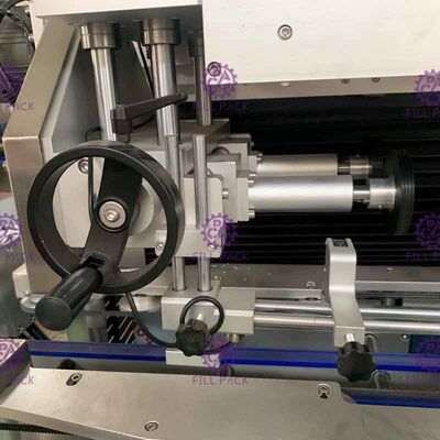 Mesin Pelabelan Botol Berwarna Botol PVC PET OPS dengan Garansi 1 Tahun