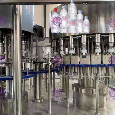 3 In 1 Monoblock Plastik Botol Filling Machine Untuk Mineral Water 18 Kepala