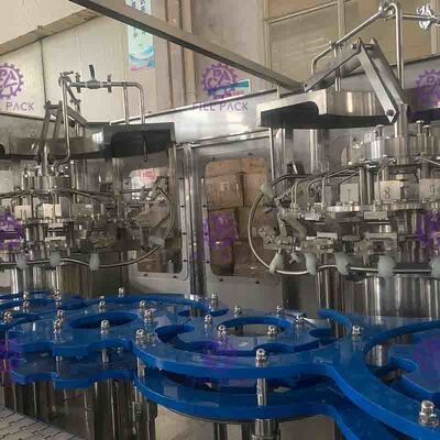 Mesin pengisian botol dengan monoblok yang diatur dengan tutup aluminium