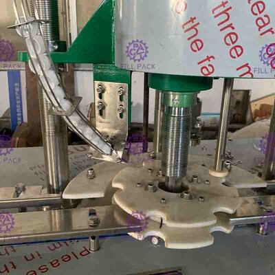 Mesin Penyegel Botol Plastik / PET Screw Cap Dengan Stainless Steel Dan Kecepatan Tinggi