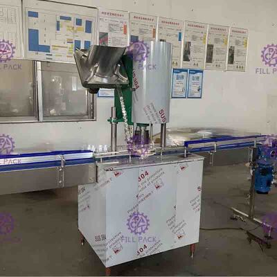 Mesin Penyegel Botol Plastik / PET Screw Cap Dengan Stainless Steel Dan Kecepatan Tinggi