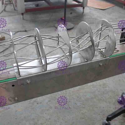 Seimbang Tekanan Soft Drink Filling Machine 2000BPH Untuk Minuman berkarbonasi