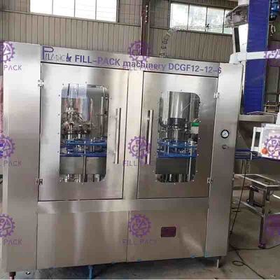 Minuman Minuman Berkarbonasi PET Plastik Kaca 3 In 1 Monobloc Botol Mengisi Mesin / Peralatan / Line / Tanaman / Sistem