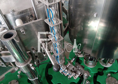 Kaca Plastik PET 3 In 1 Monobloc Minuman Aerasi Minuman Botol Air Mesin / Peralatan / Pabrik / Sistem