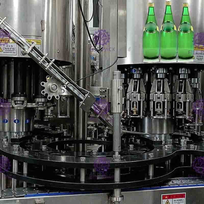 Kaca Plastik PET 3 In 1 Monobloc Minuman Aerasi Minuman Botol Air Mesin / Peralatan / Pabrik / Sistem