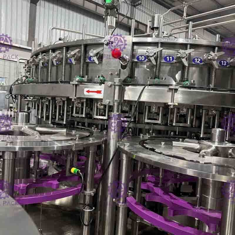 PET Plastic Glass 3 In 1 Monobloc Soft Drink Processing Line Fungsi penghentian darurat