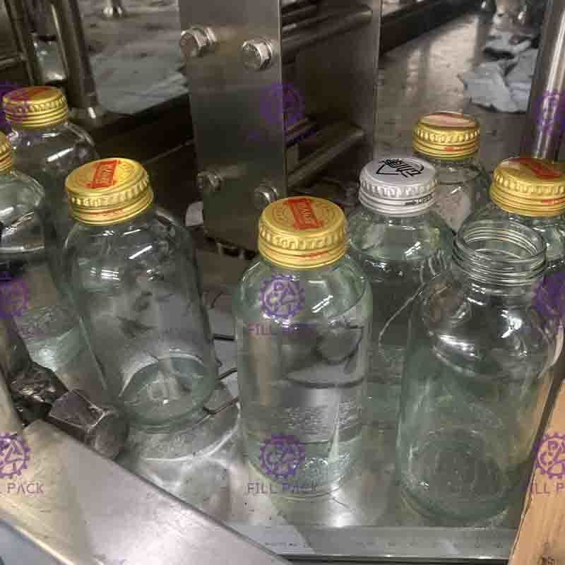 Full Auto 8000BPH Metal Caps Pengisi Jus Buah Kontrol Layar Sentuh